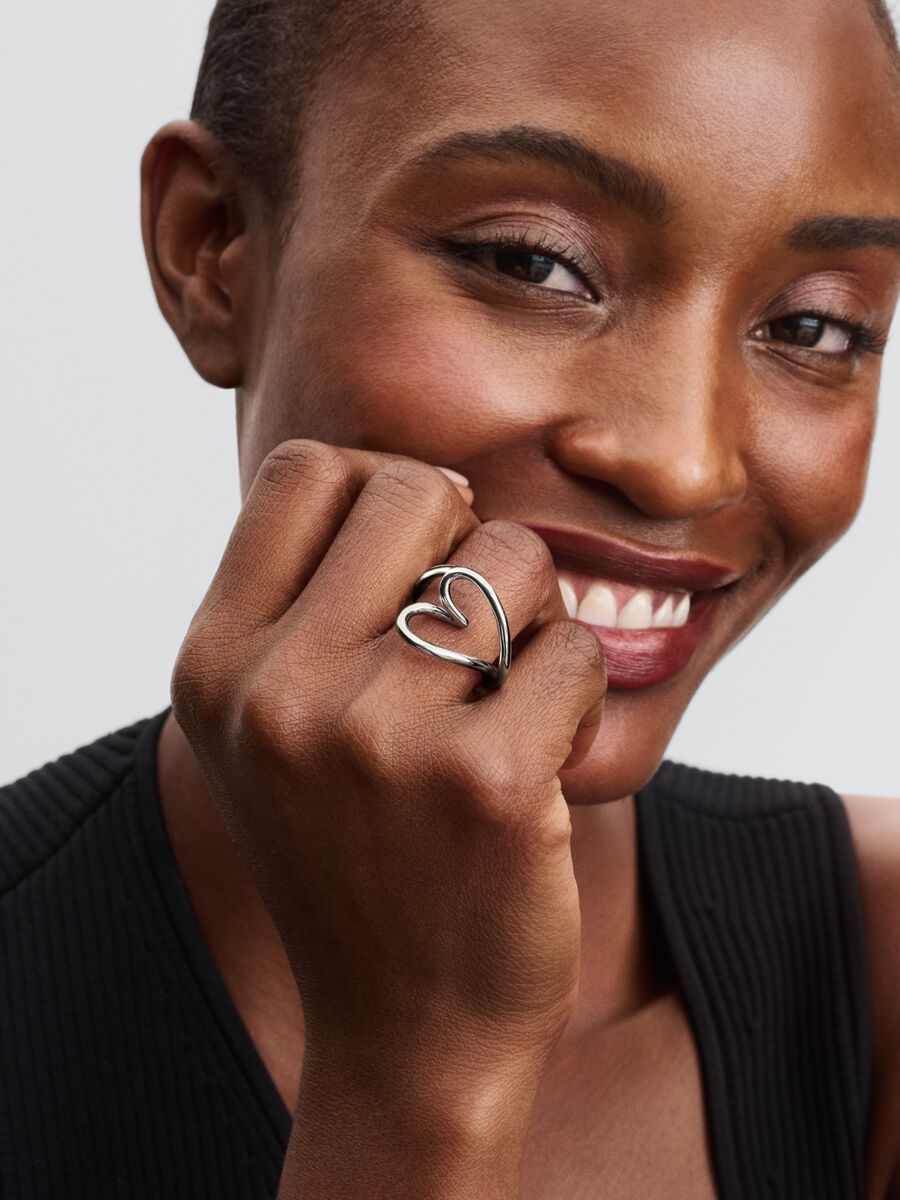 Anillo Corazón Forma Orgánica