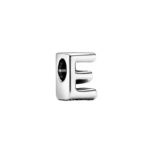 Charm en plata de ley Letra E