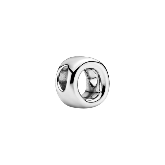 Charm en plata de ley Letra O